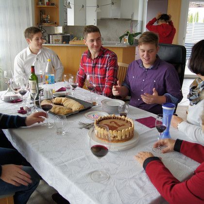 Omas Geburtstag im Kreise der Familie