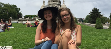 Marie und ich nach der Mathematik-Matura auf dem Montmartre
